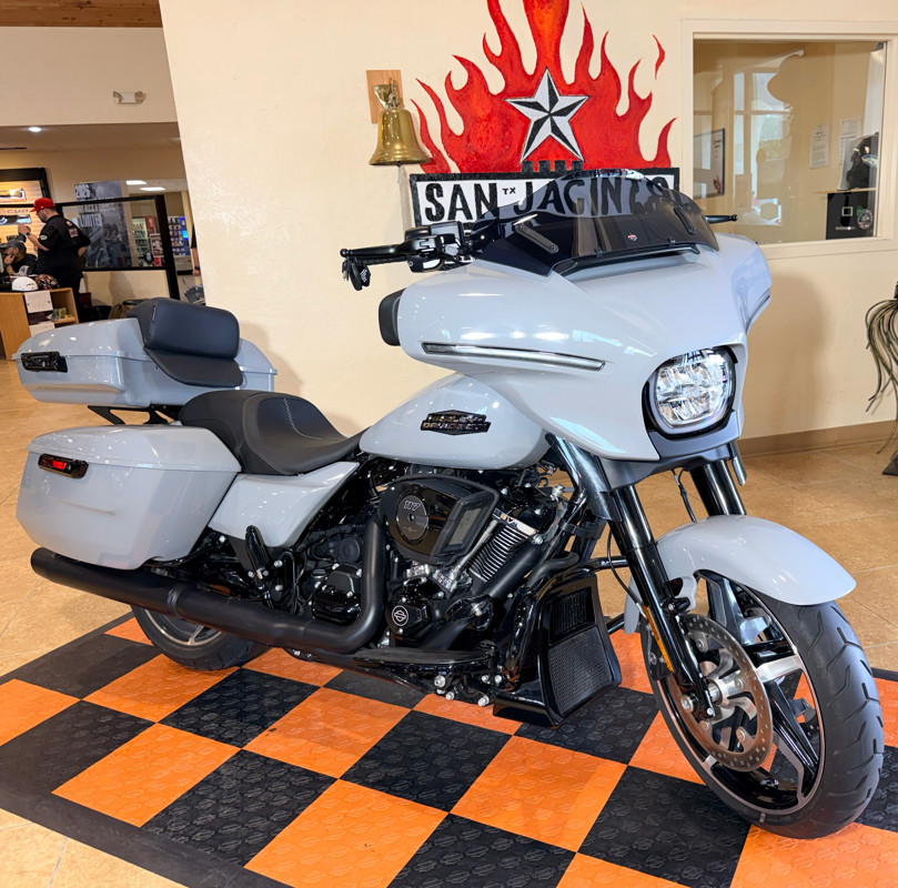 Street Glide®