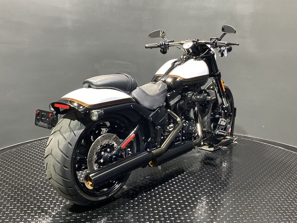 CVO® Pro Street Breakout®