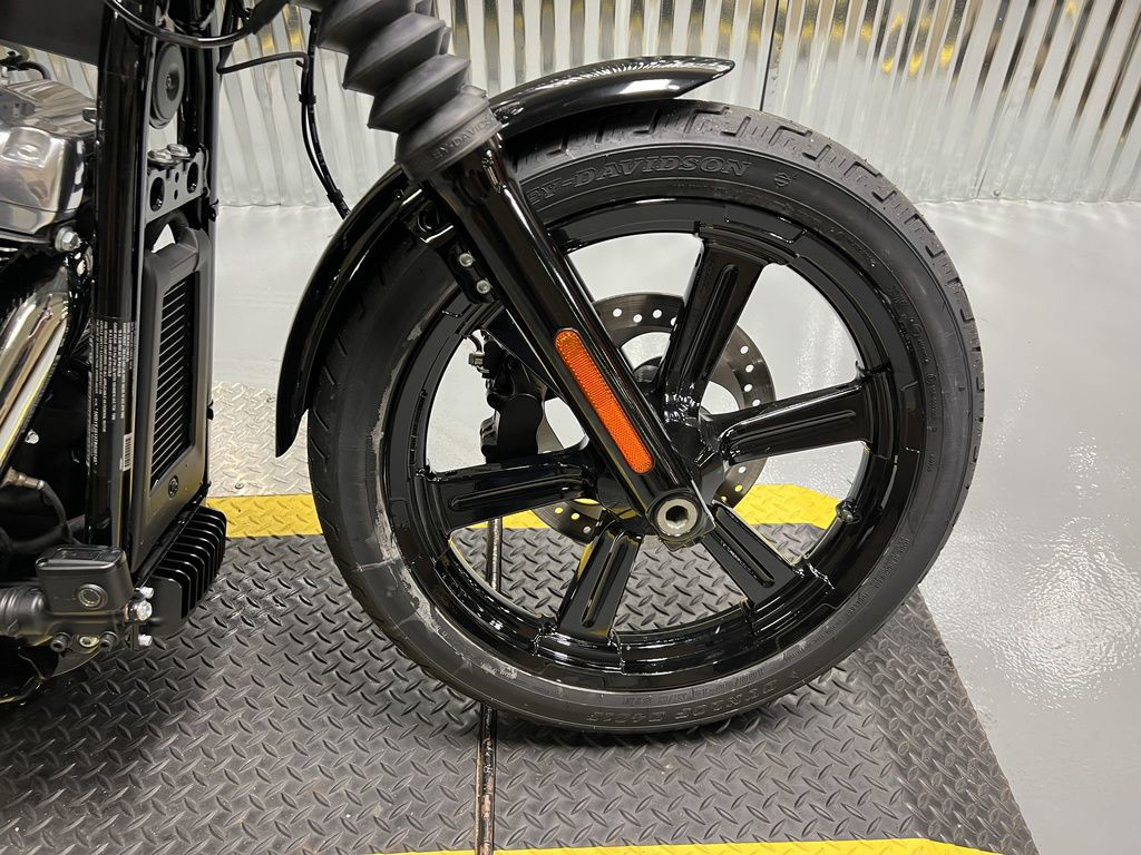 Street Bob®