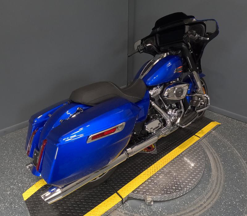 Street Glide®