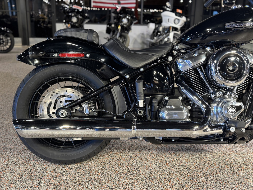 Street Bob®