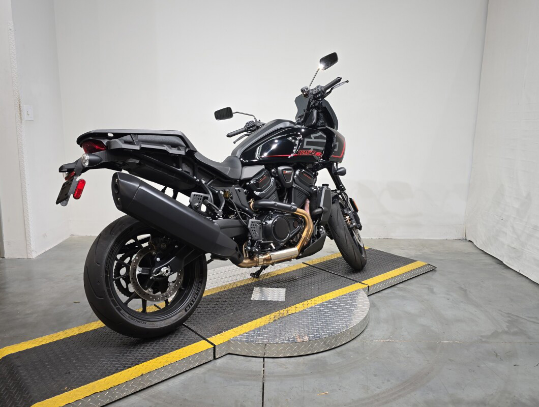 Pan America® 1250 ST