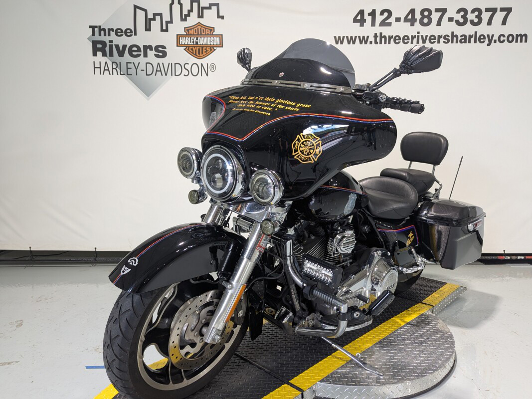 Street Glide®