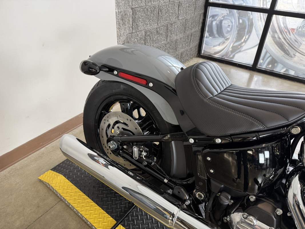 Street Bob®