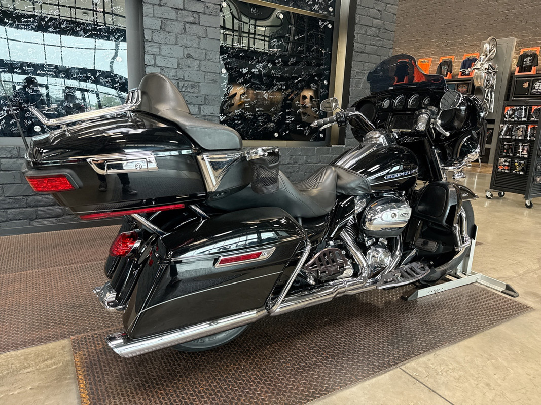 Electra Glide® Ultra Limited® Low