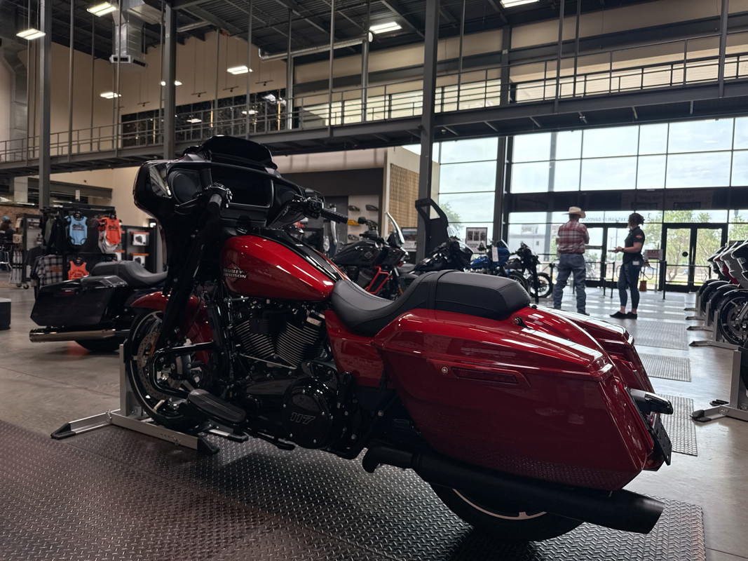 Street Glide®