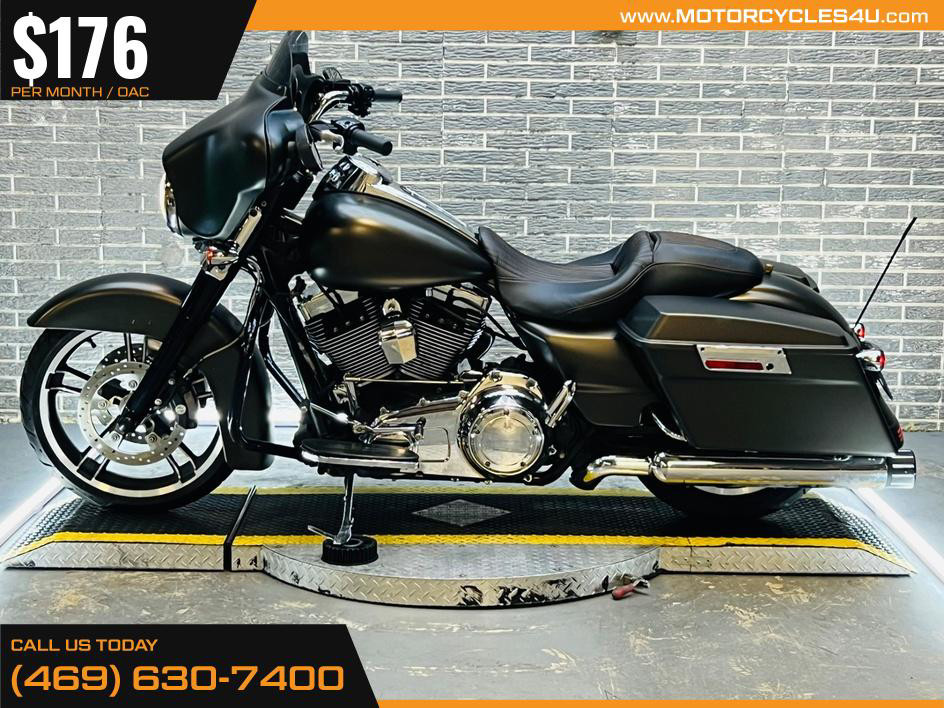 Street Glide®