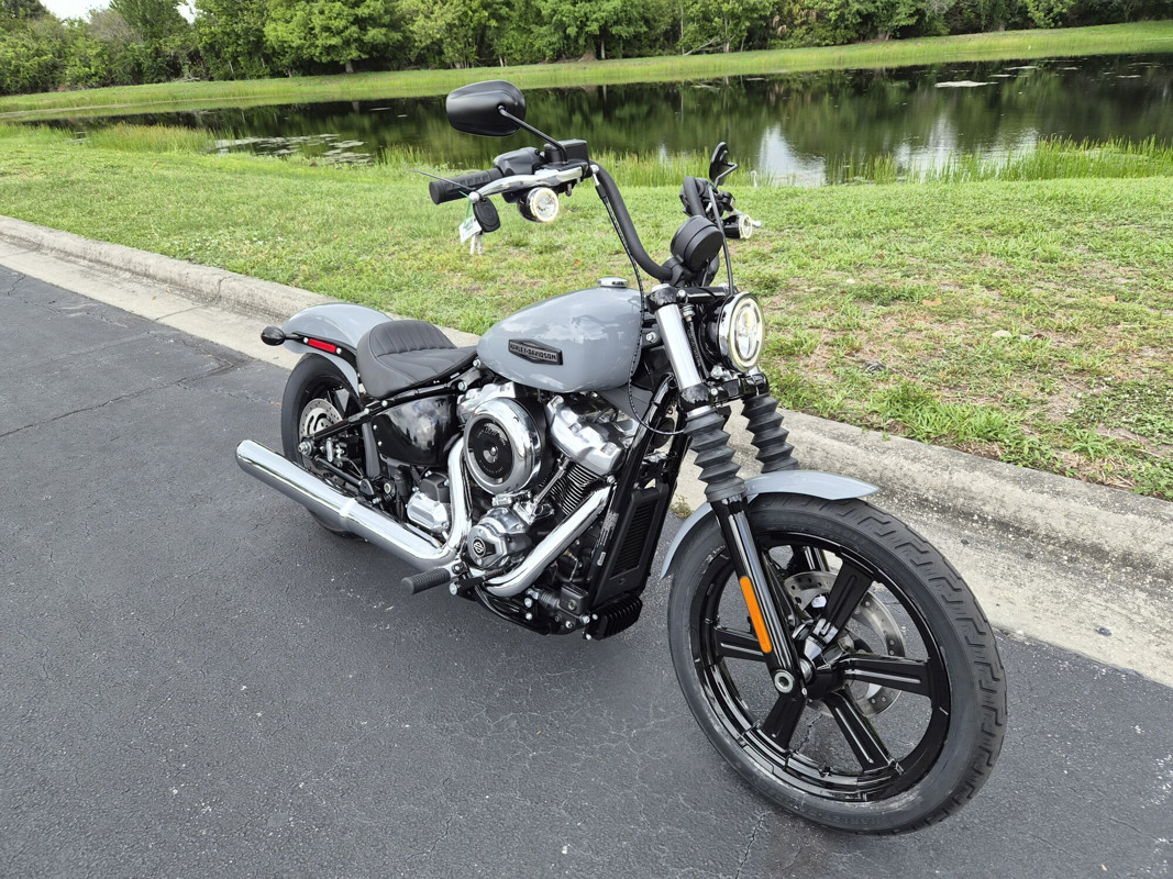 Street Bob®