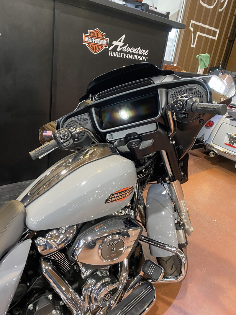 Street Glide®