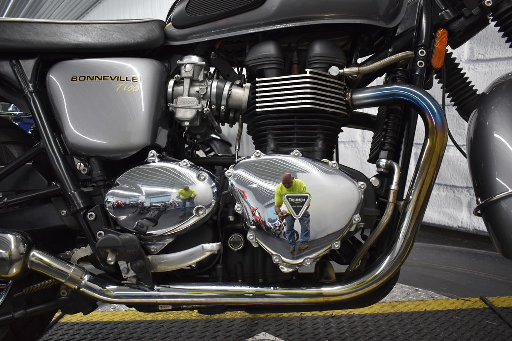 Bonneville T100