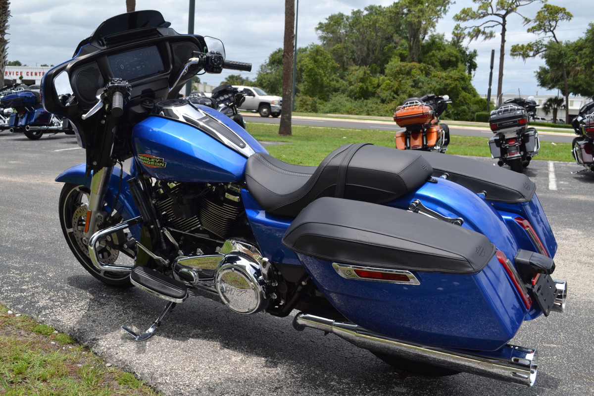 Street Glide®