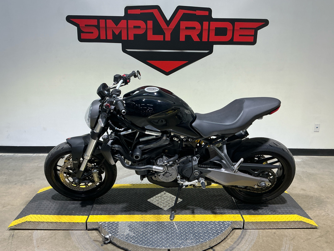 Monster 821