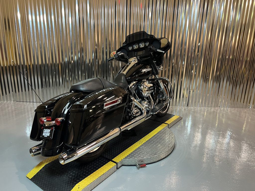 Street Glide®