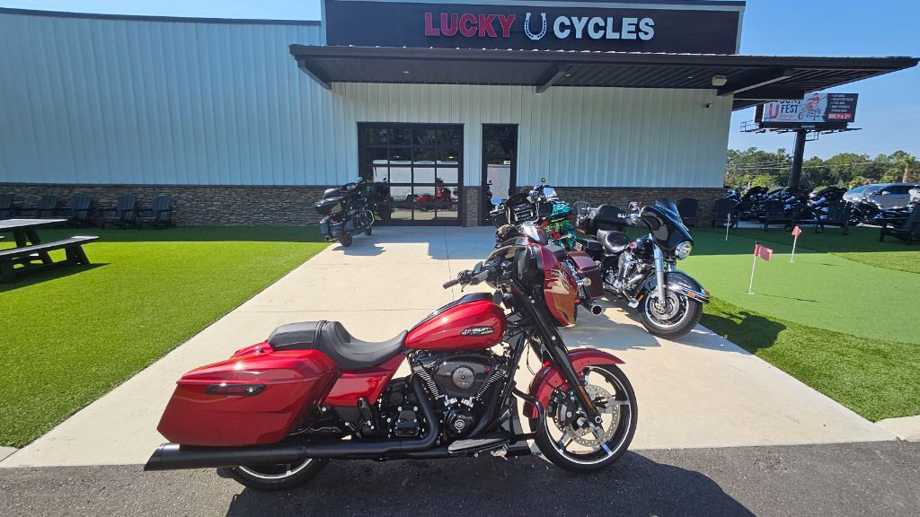 Street Glide®