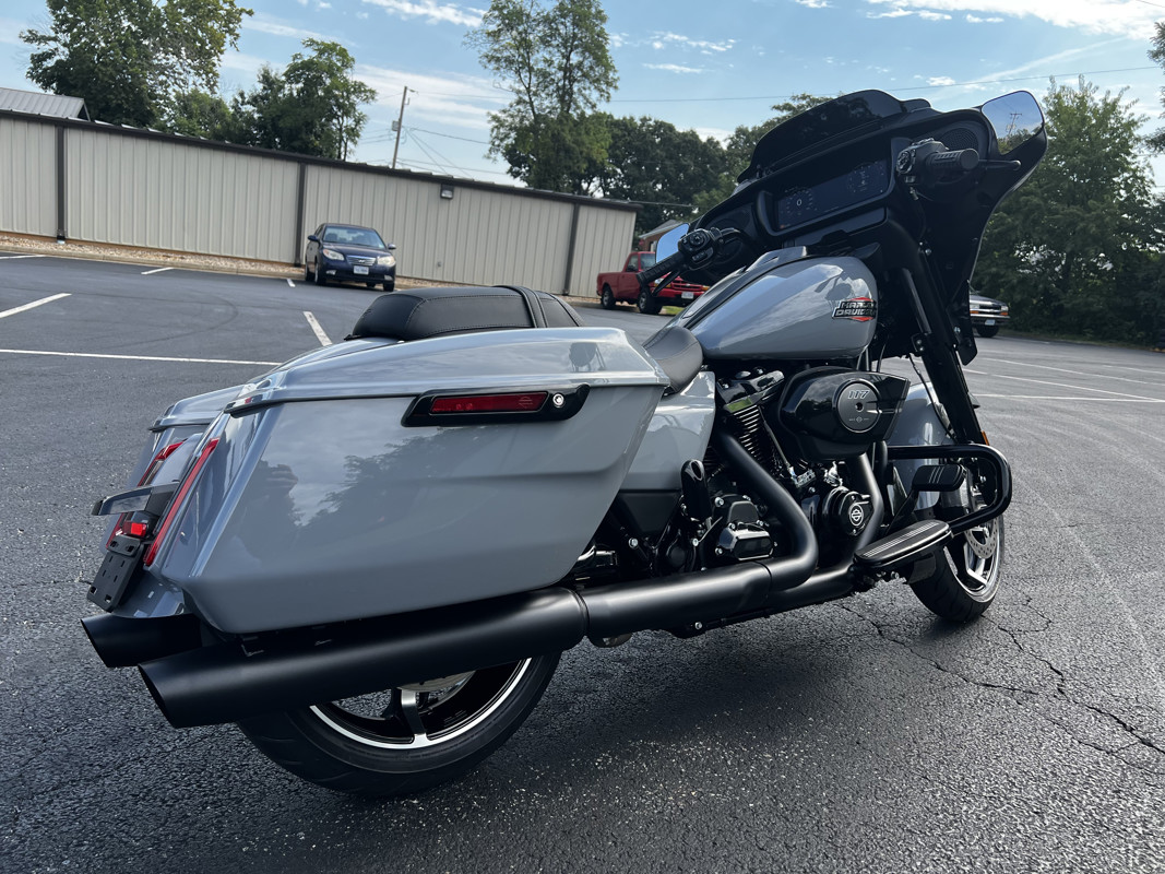 Street Glide®