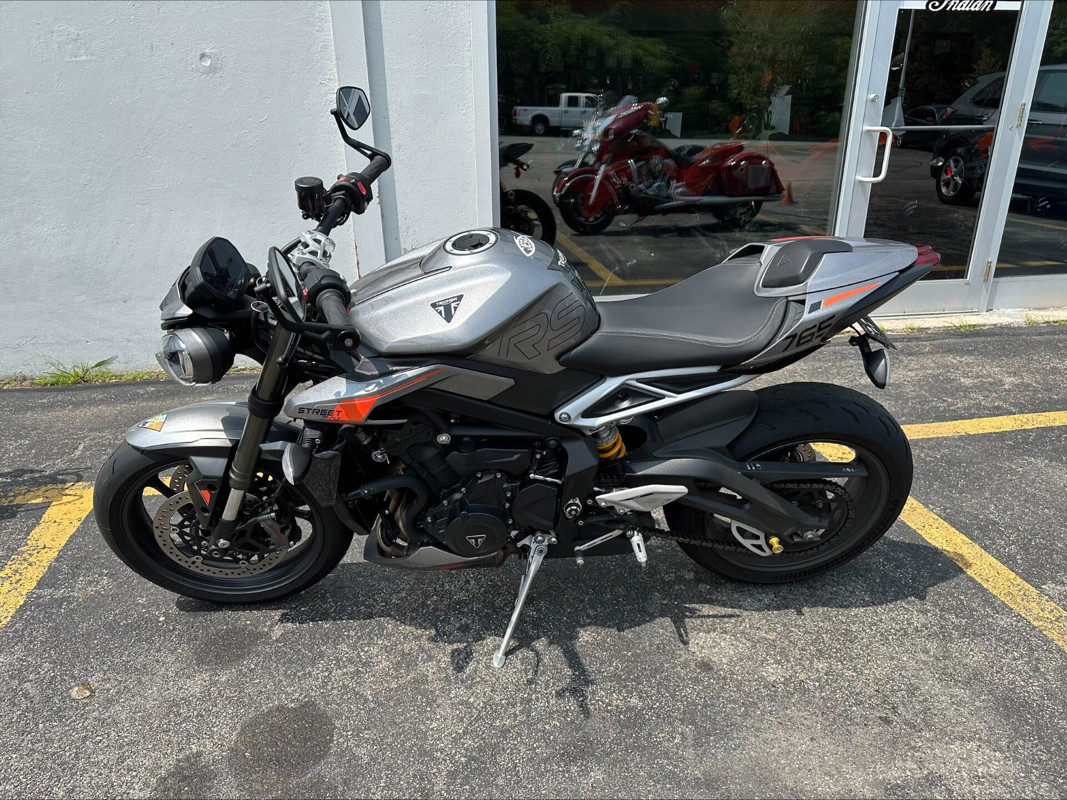 Street Triple RS