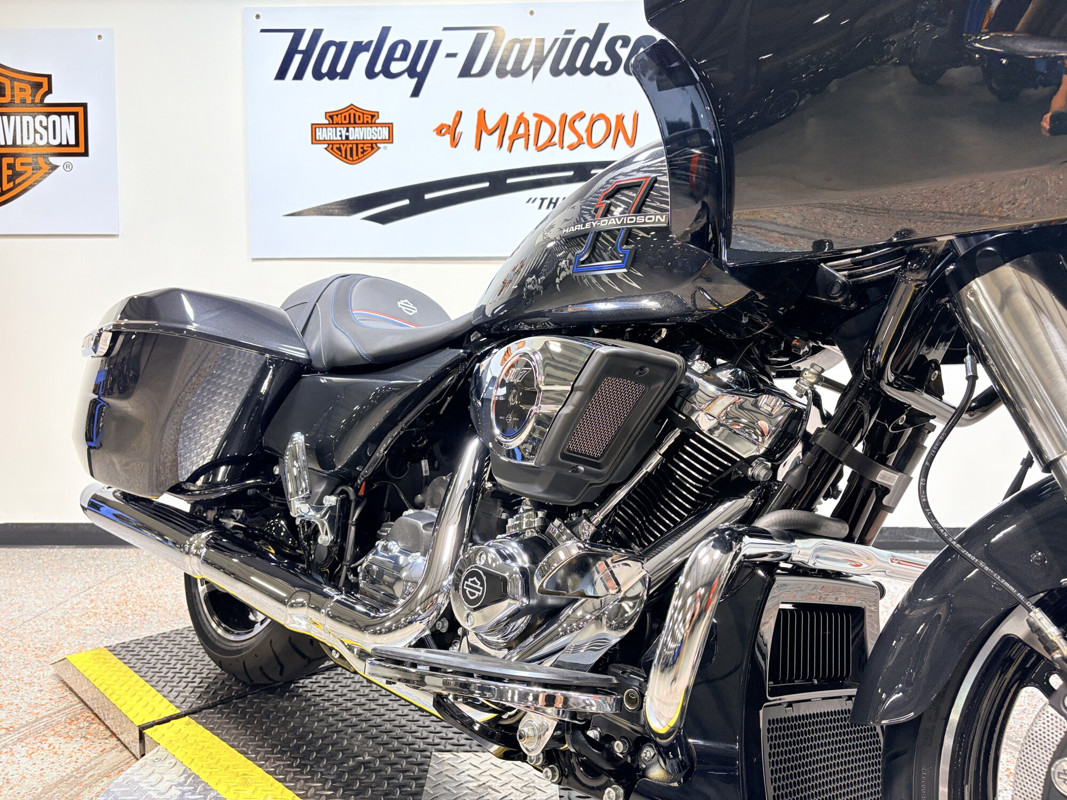Road Glide®