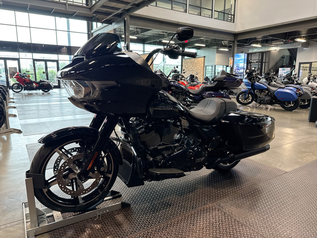 Road Glide®