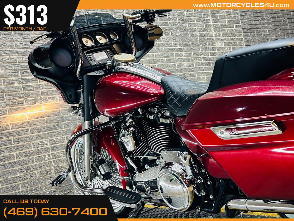 Street Glide®