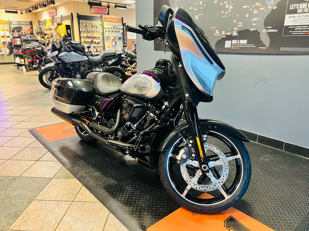 Street Glide®