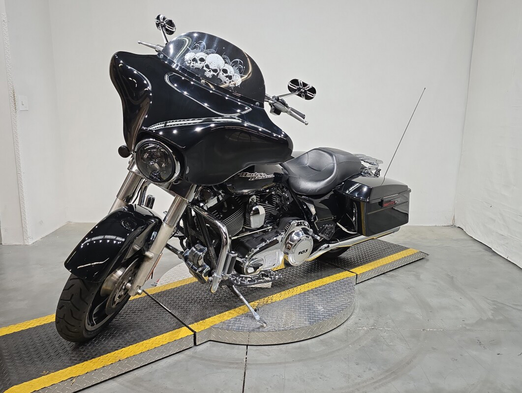 Street Glide®