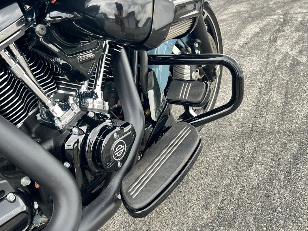 Road Glide®