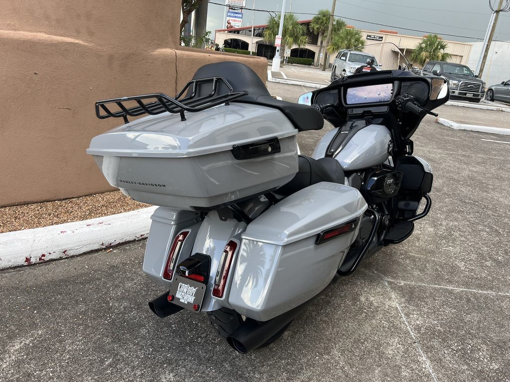 Street Glide® Ultra