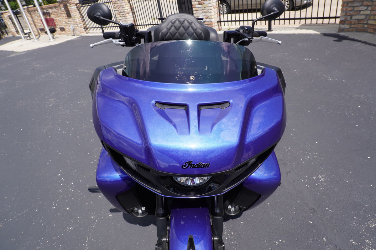 Pursuit Dark Horse Premium Package