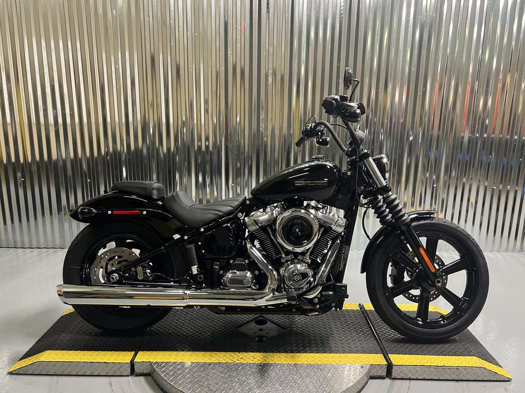 Street Bob®