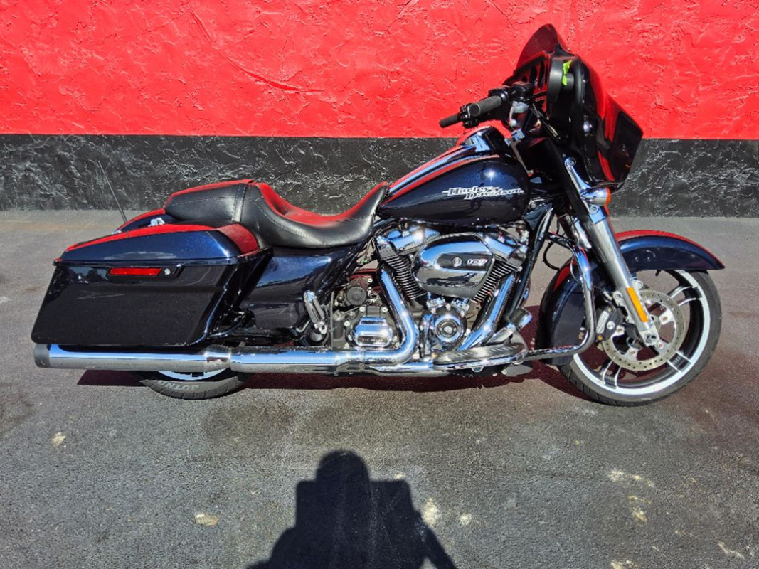 Street Glide®