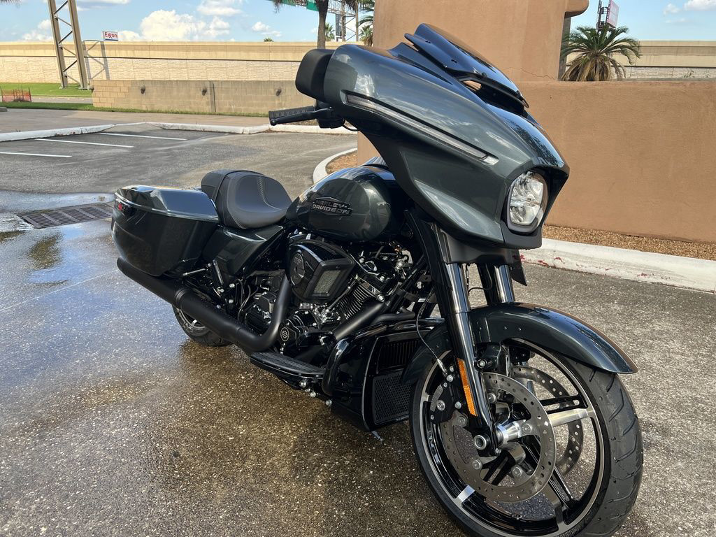 Street Glide®