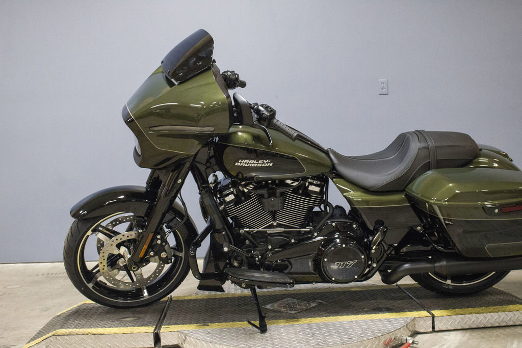 Street Glide®