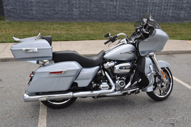 Road Glide®