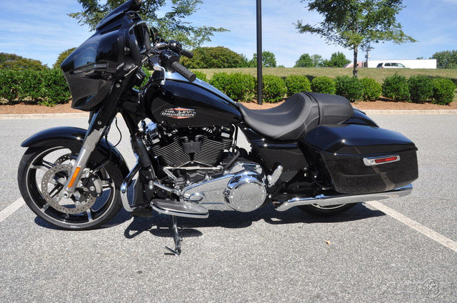 Street Glide®