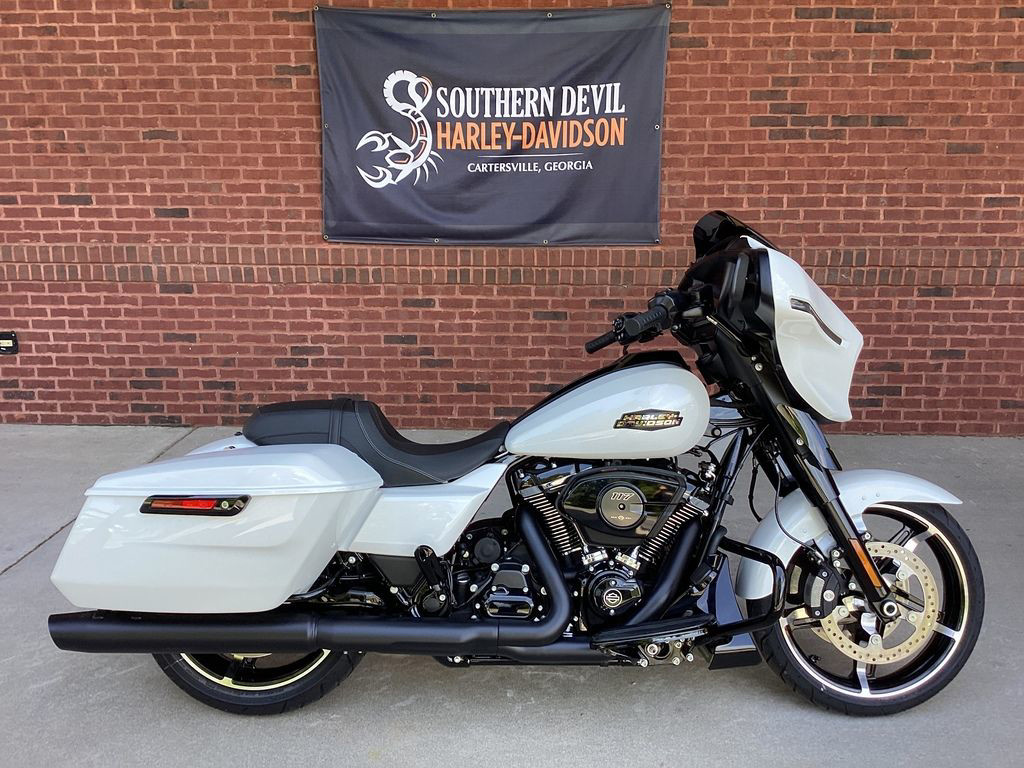 Street Glide®