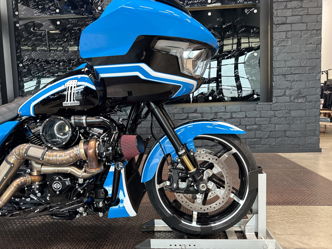 Road Glide®