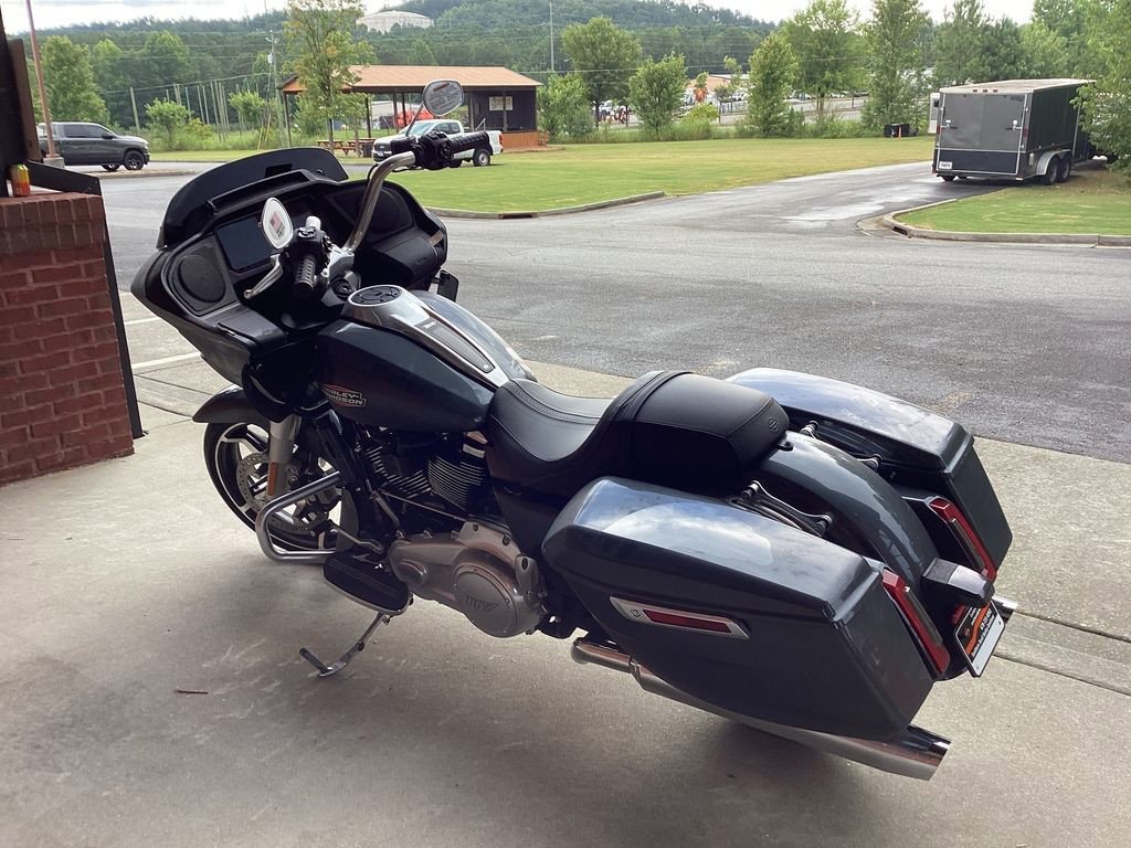 Road Glide®