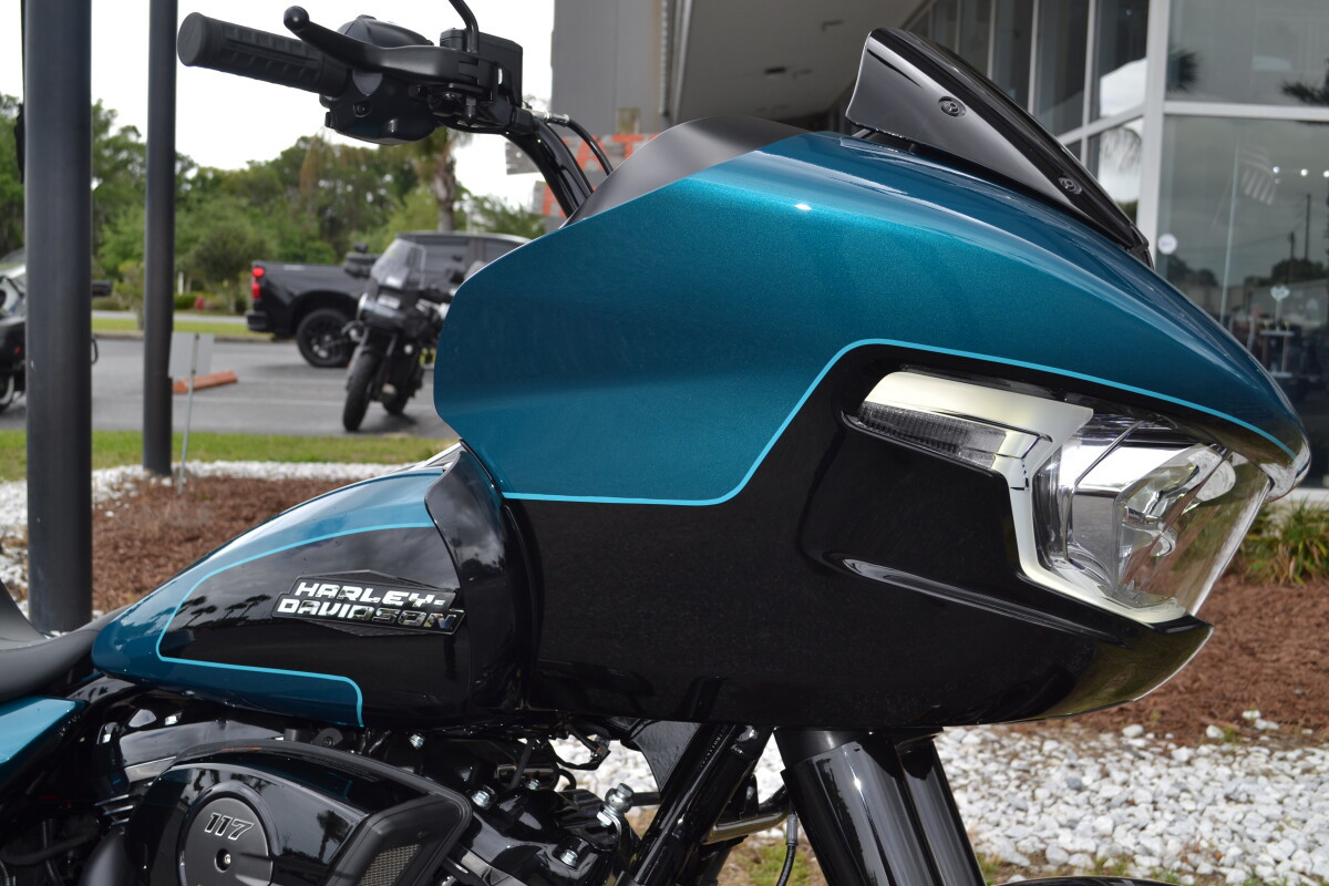 Road Glide®