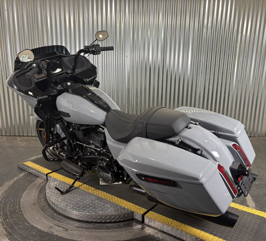 Road Glide®