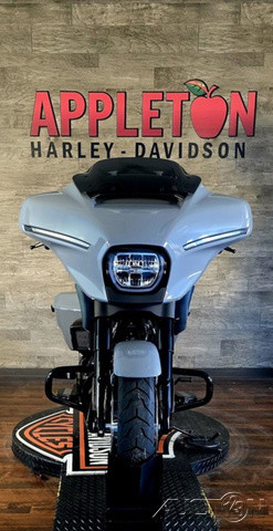 Street Glide®