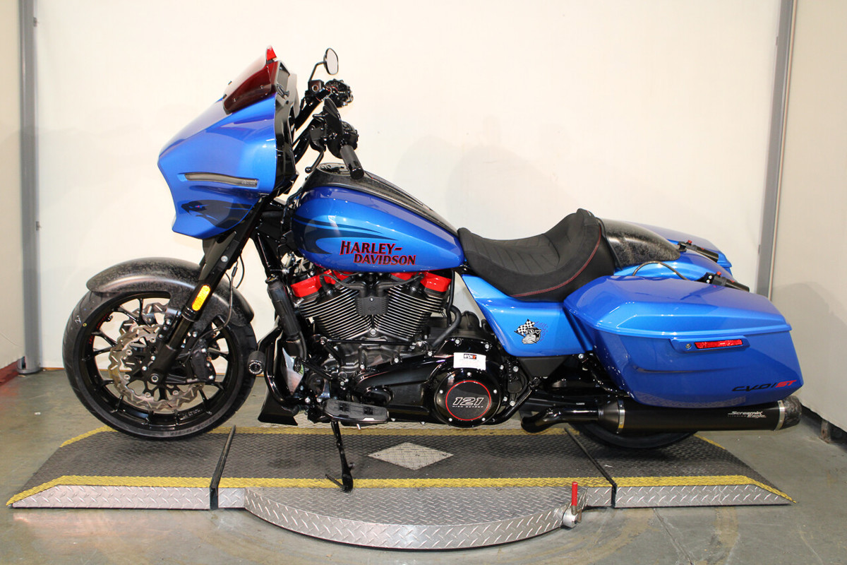 CVO® Street Glide® ST