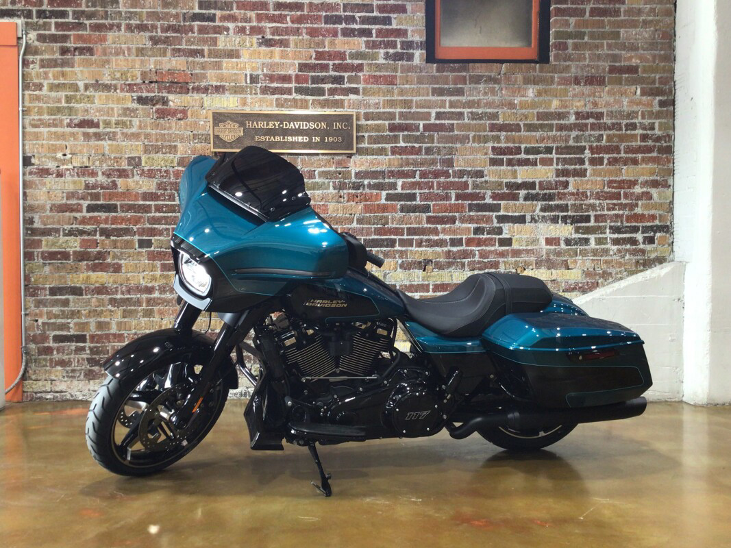 Street Glide®