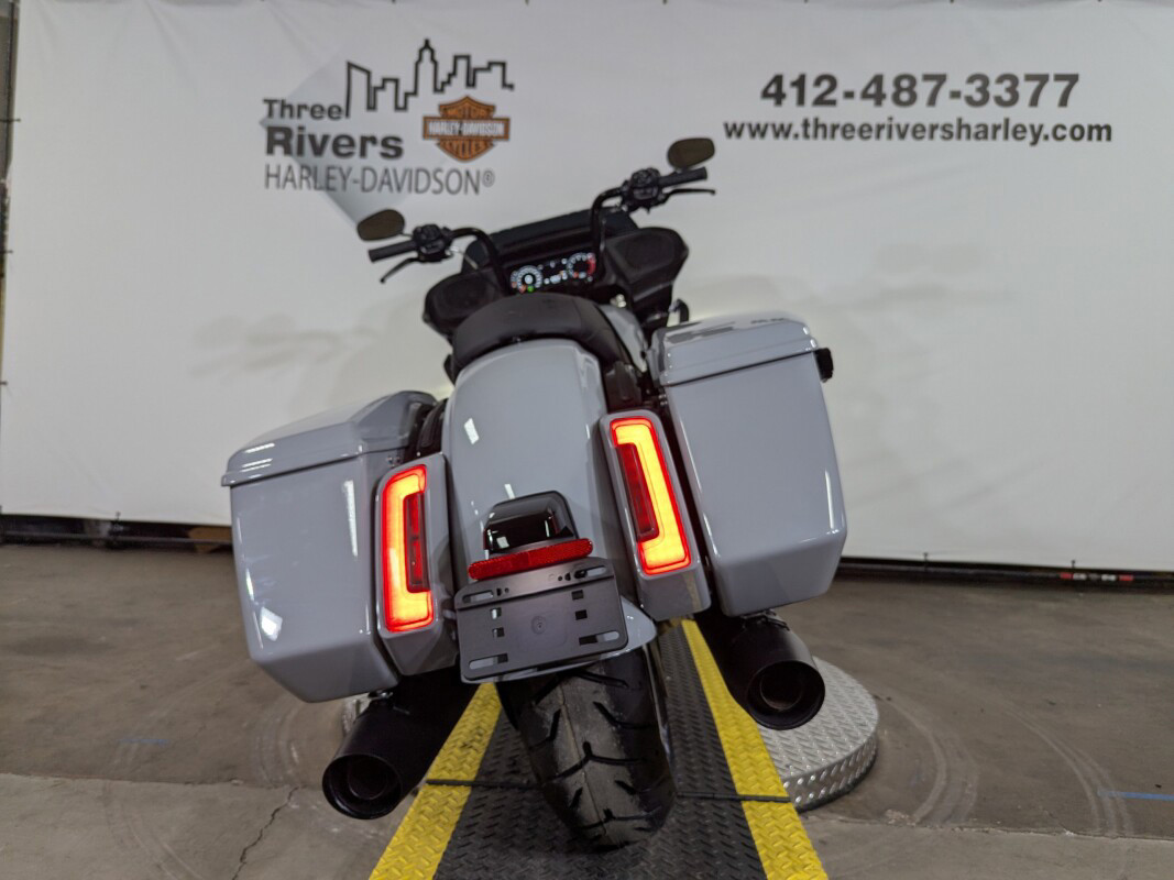 Road Glide®