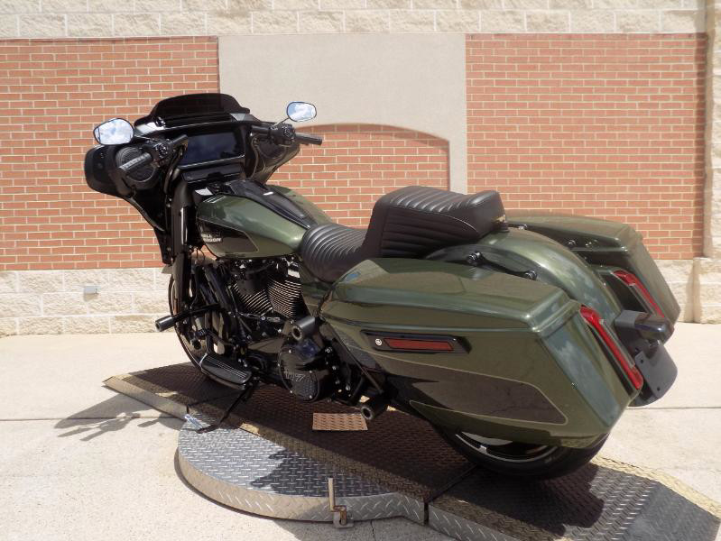 Street Glide®