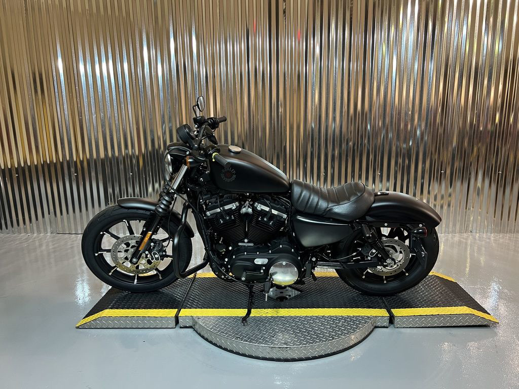 Iron 883®