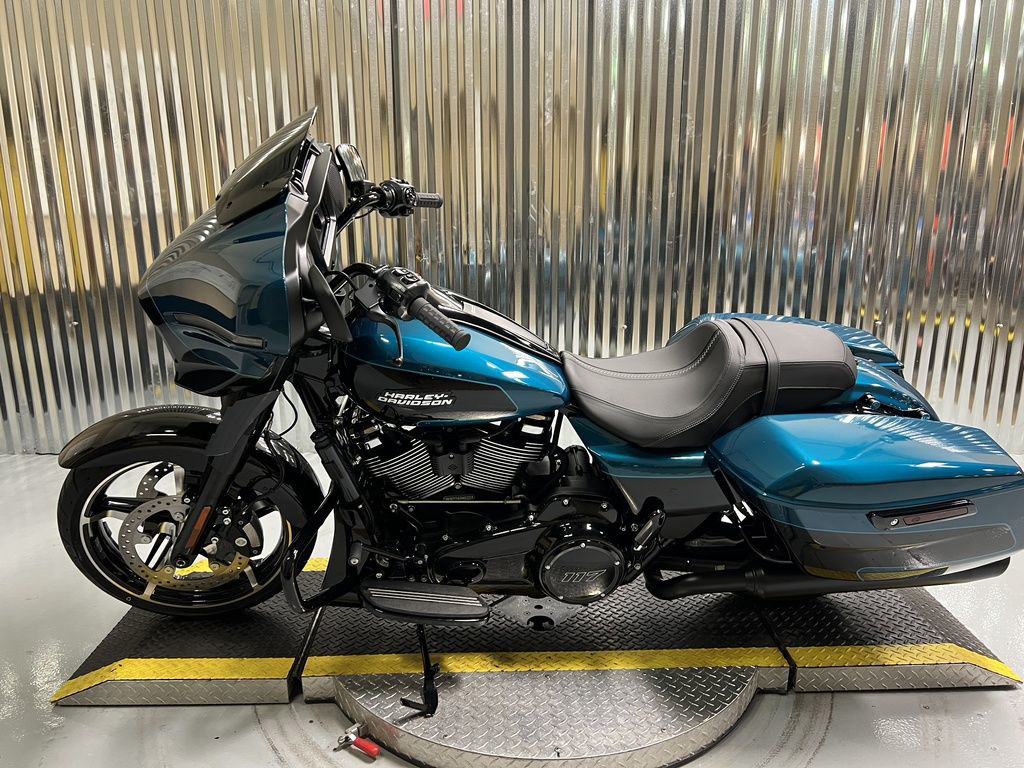 Street Glide®