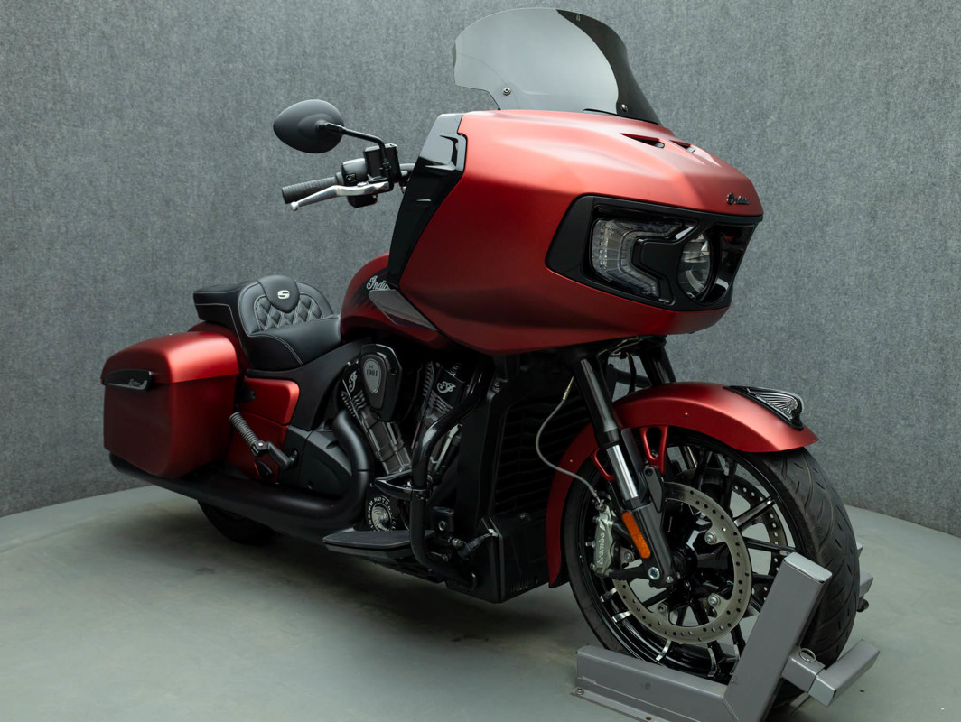 Challenger Dark Horse