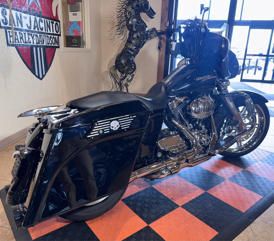 Street Glide®
