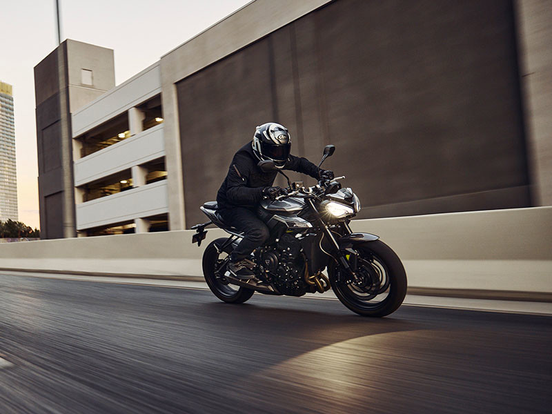 Street Triple R