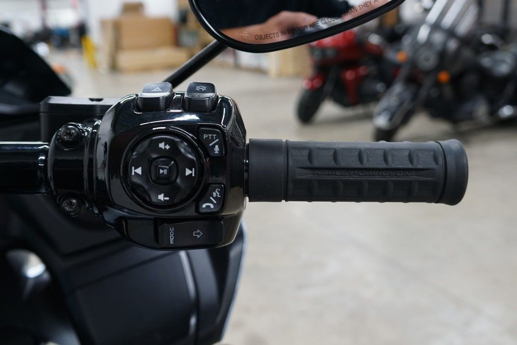 Road Glide®